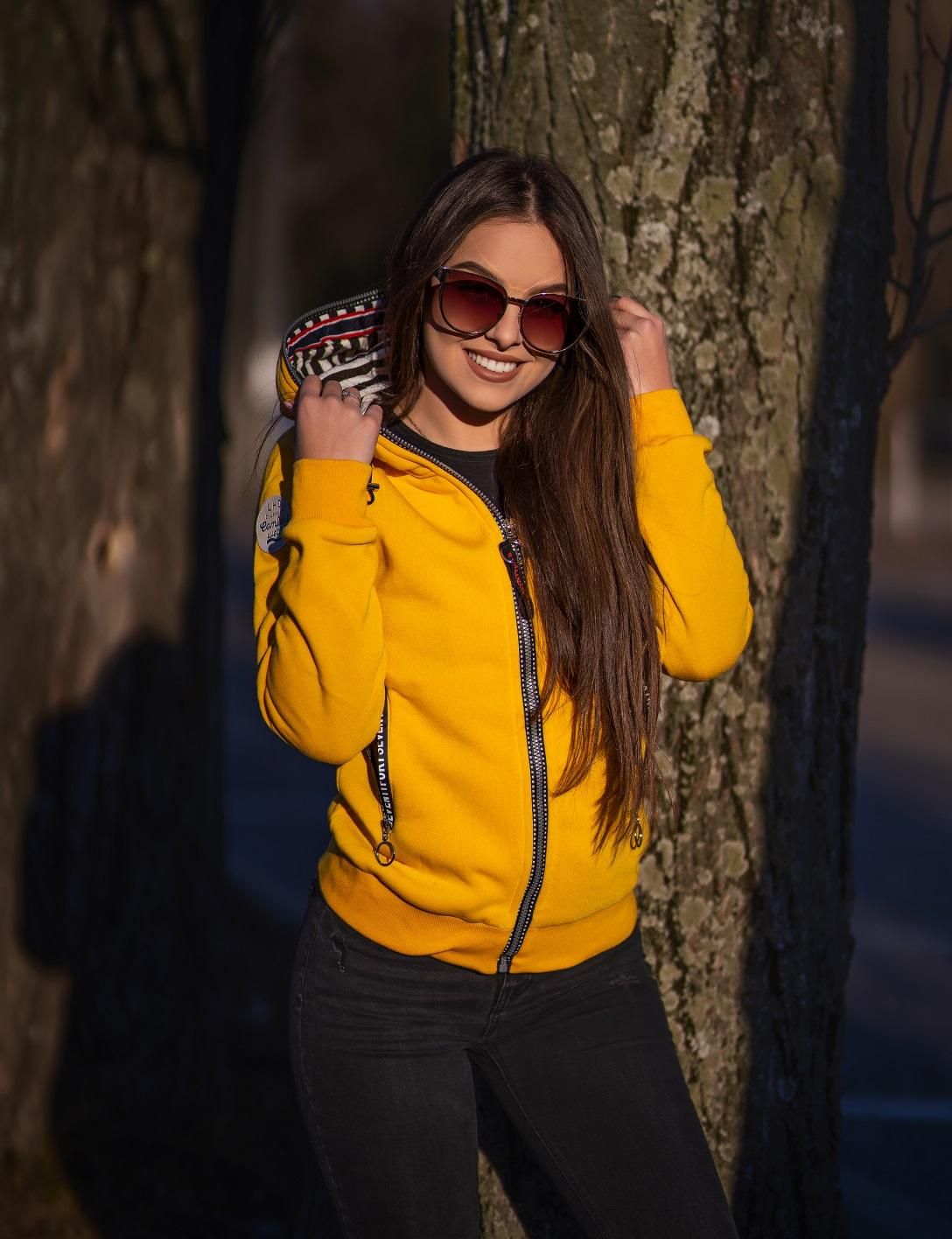 Żółta bluza z podszewką w paski