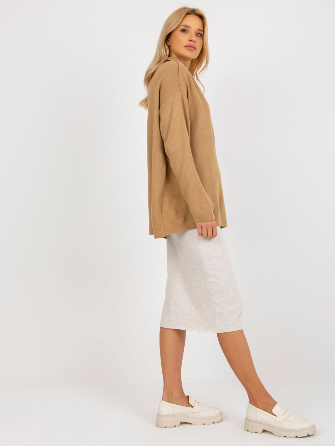Camelowy damski oversize sweter z kołnierzykiem RUE PARIS