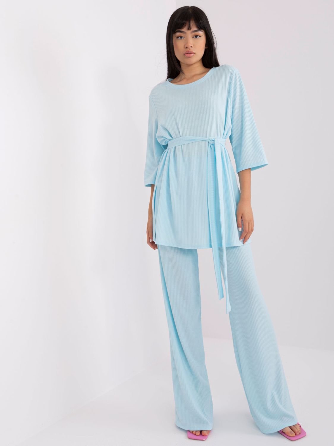 Jasnoniebieski komplet casualowy z bluzką oversize