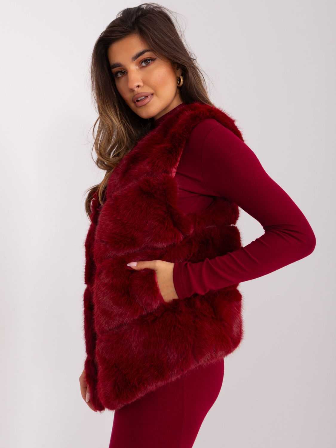 Bordowa asymetryczna kamizelka damska