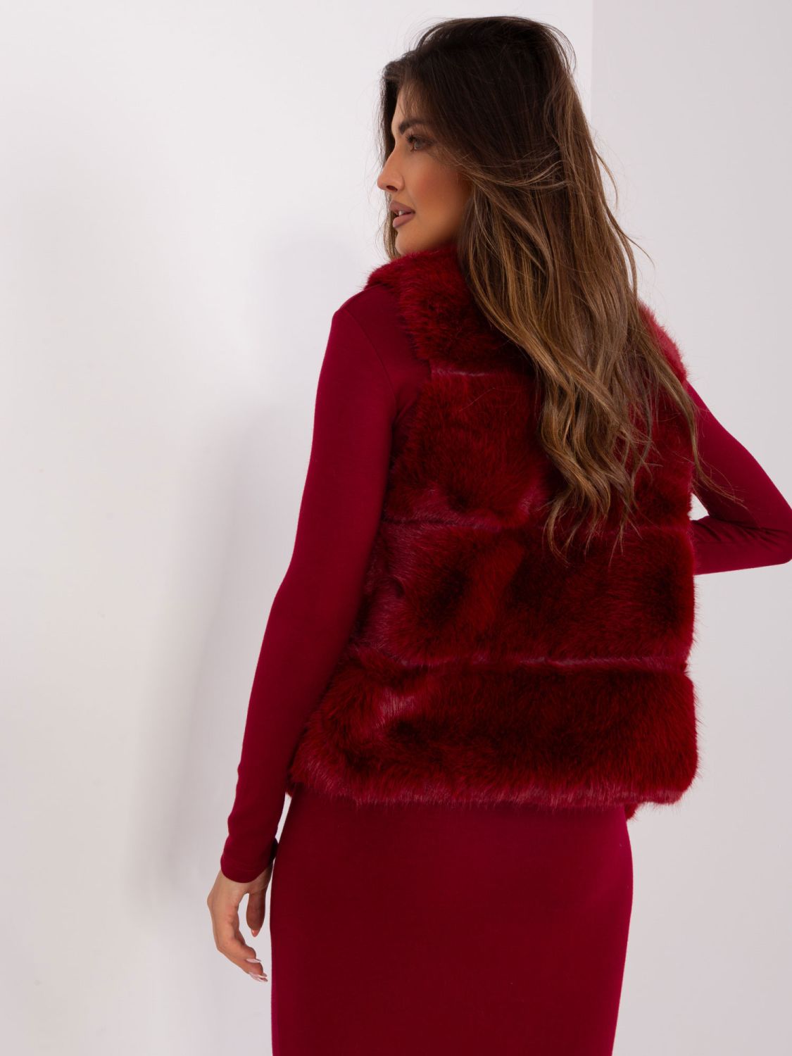 Bordowa asymetryczna kamizelka damska