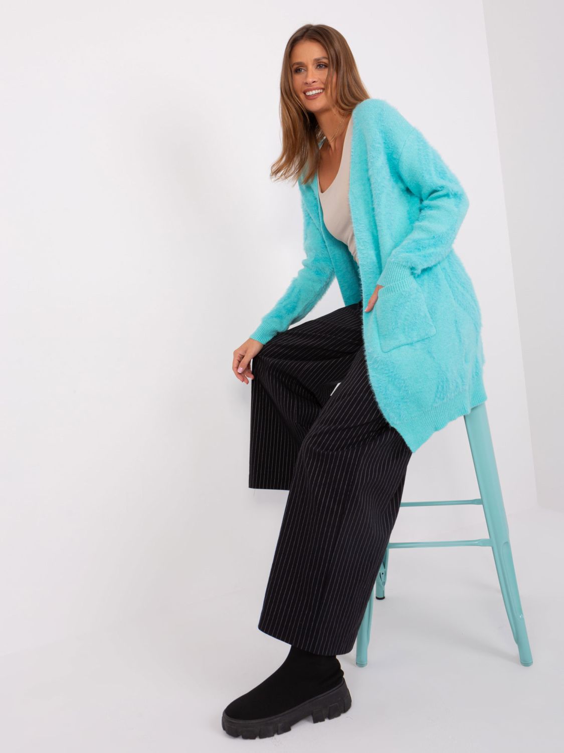 Miętowy wzorzysty kardigan bez zapięcia