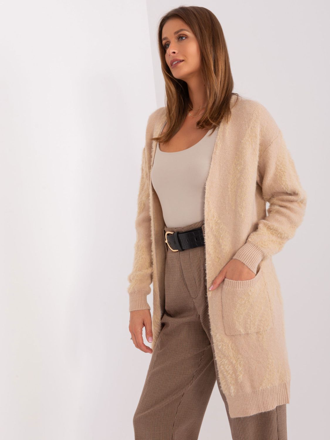 Beżowy wzorzysty kardigan z kieszeniami