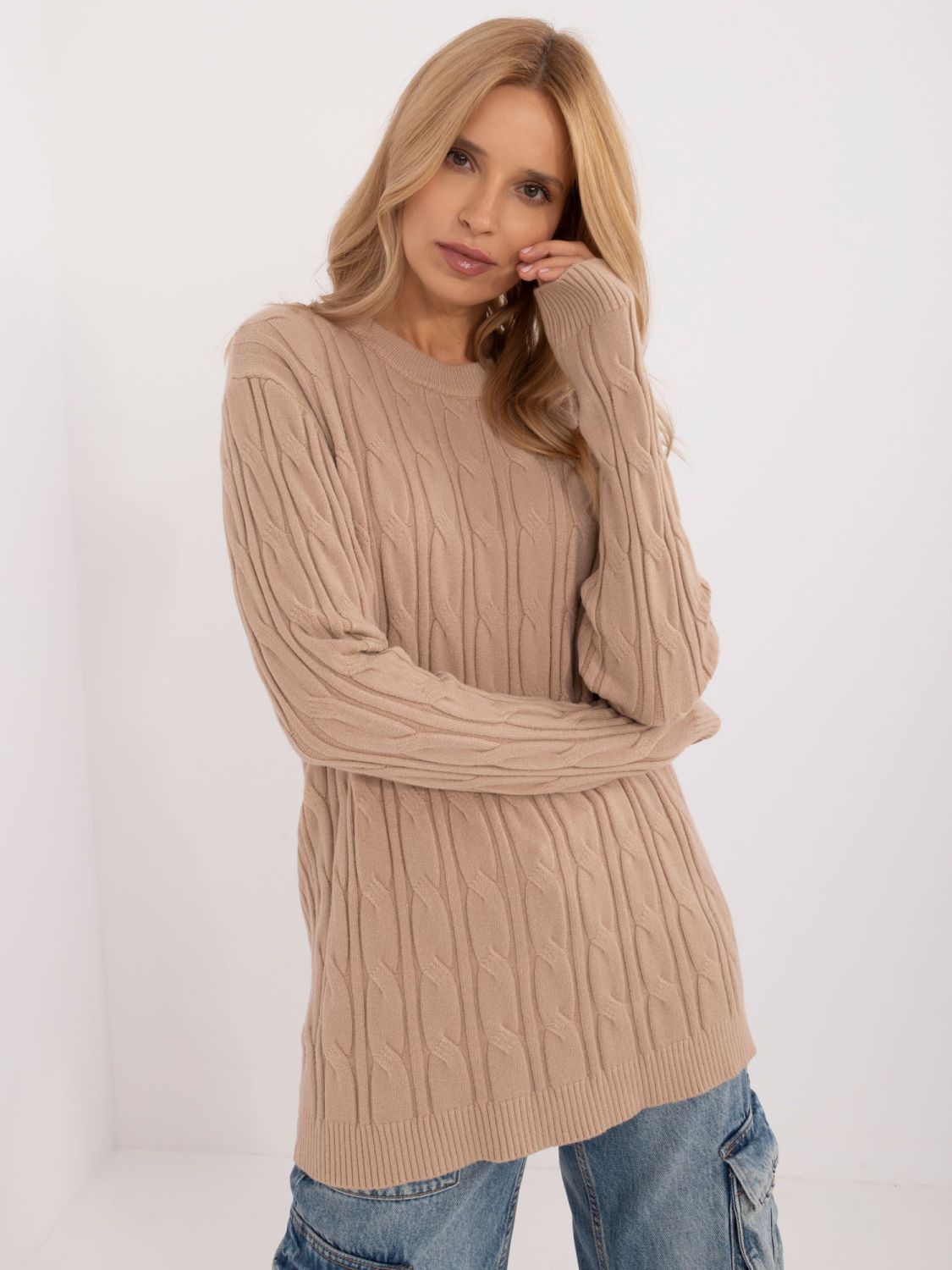 Wygodny sweter w kolorze camel