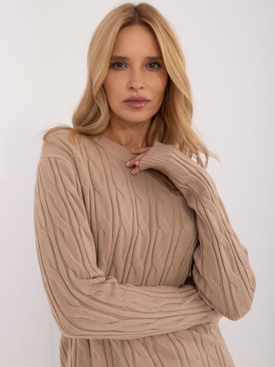 Wygodny sweter w kolorze camel