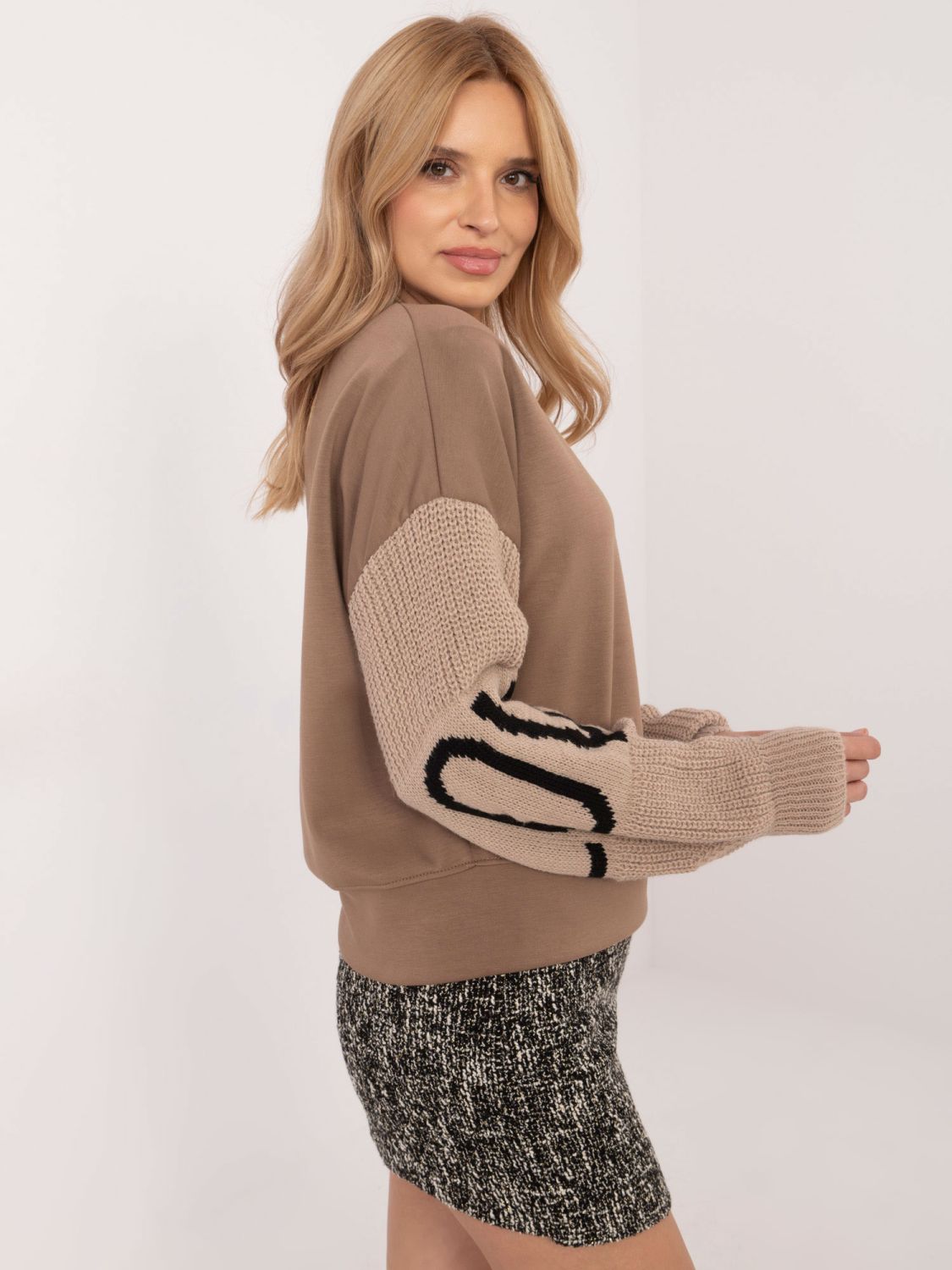 Stylowa beżowa bluza