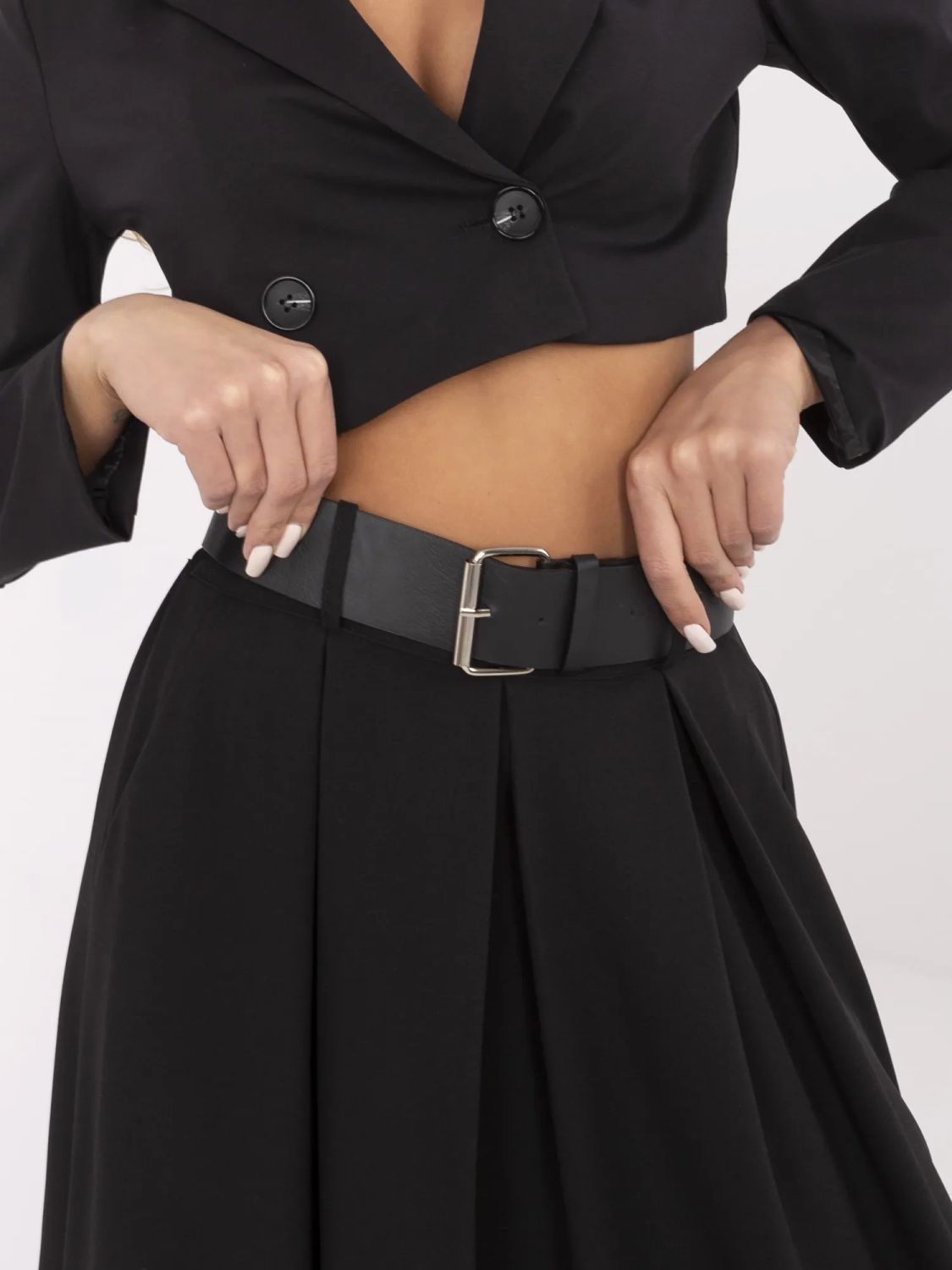 Elegancka maxi spódnica z paskiem i kieszeniami