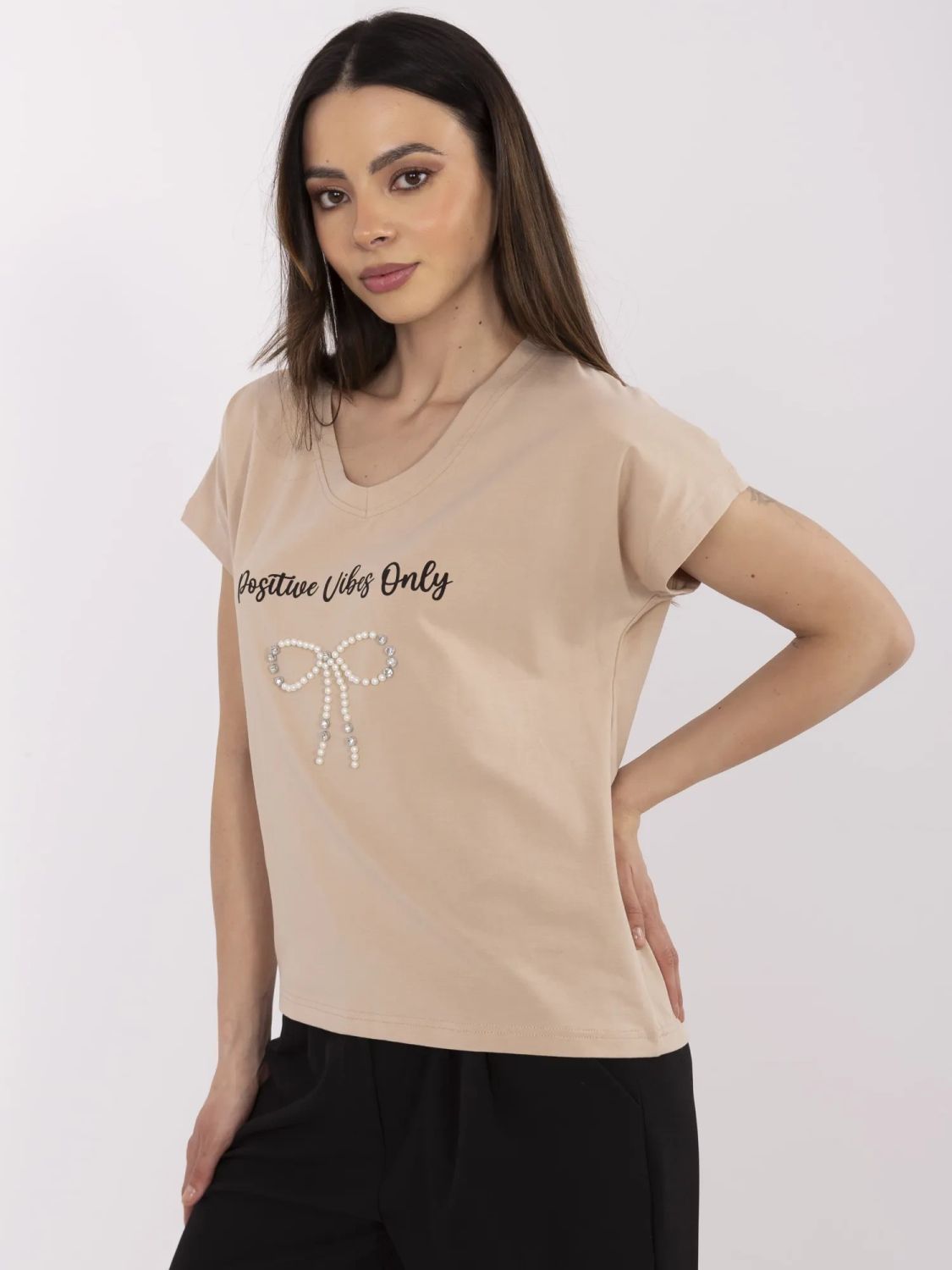 Stylowe T-shirt z aplikacją