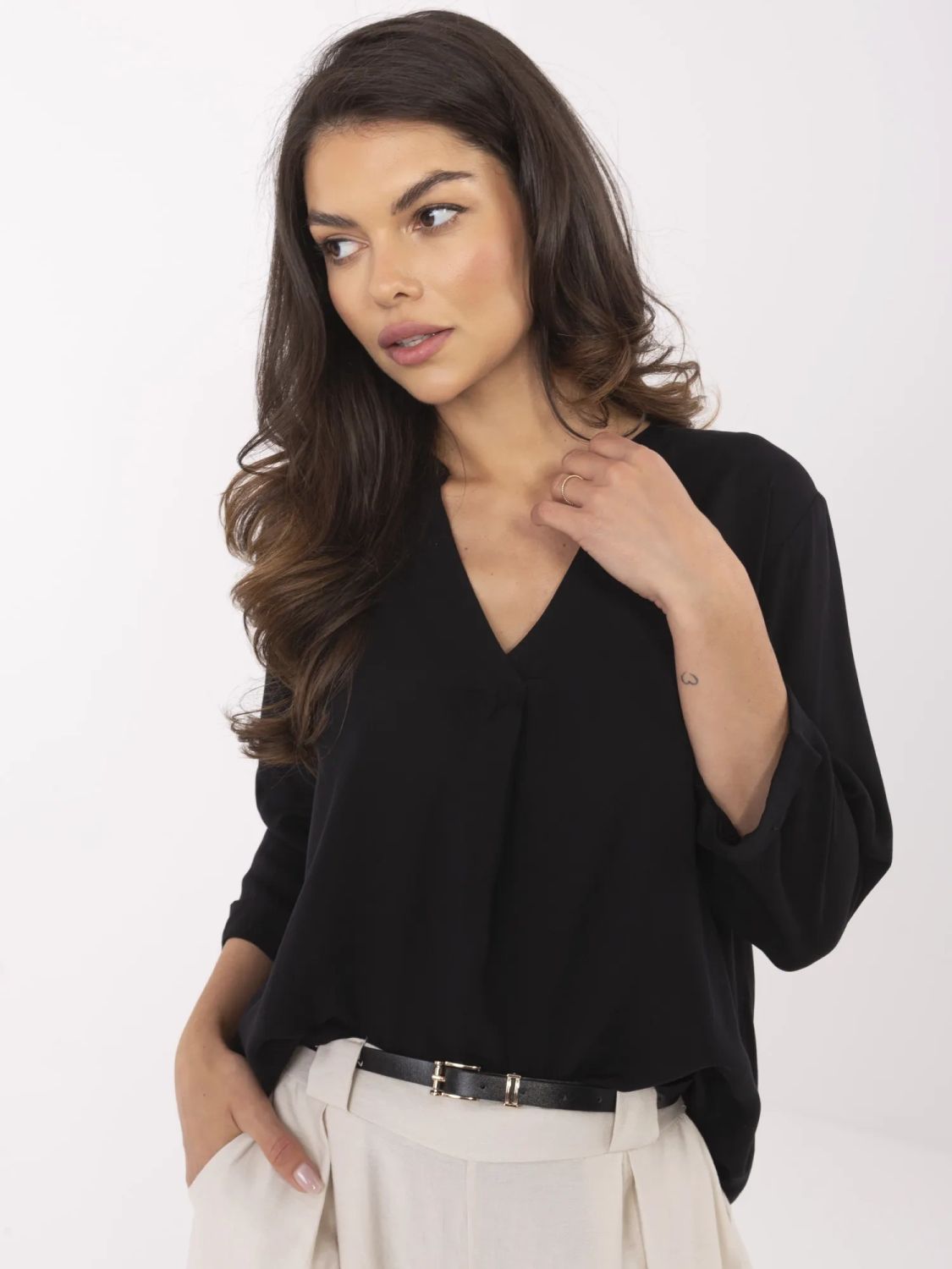 Elegancka czarna bluzka z 3/4 rękawami