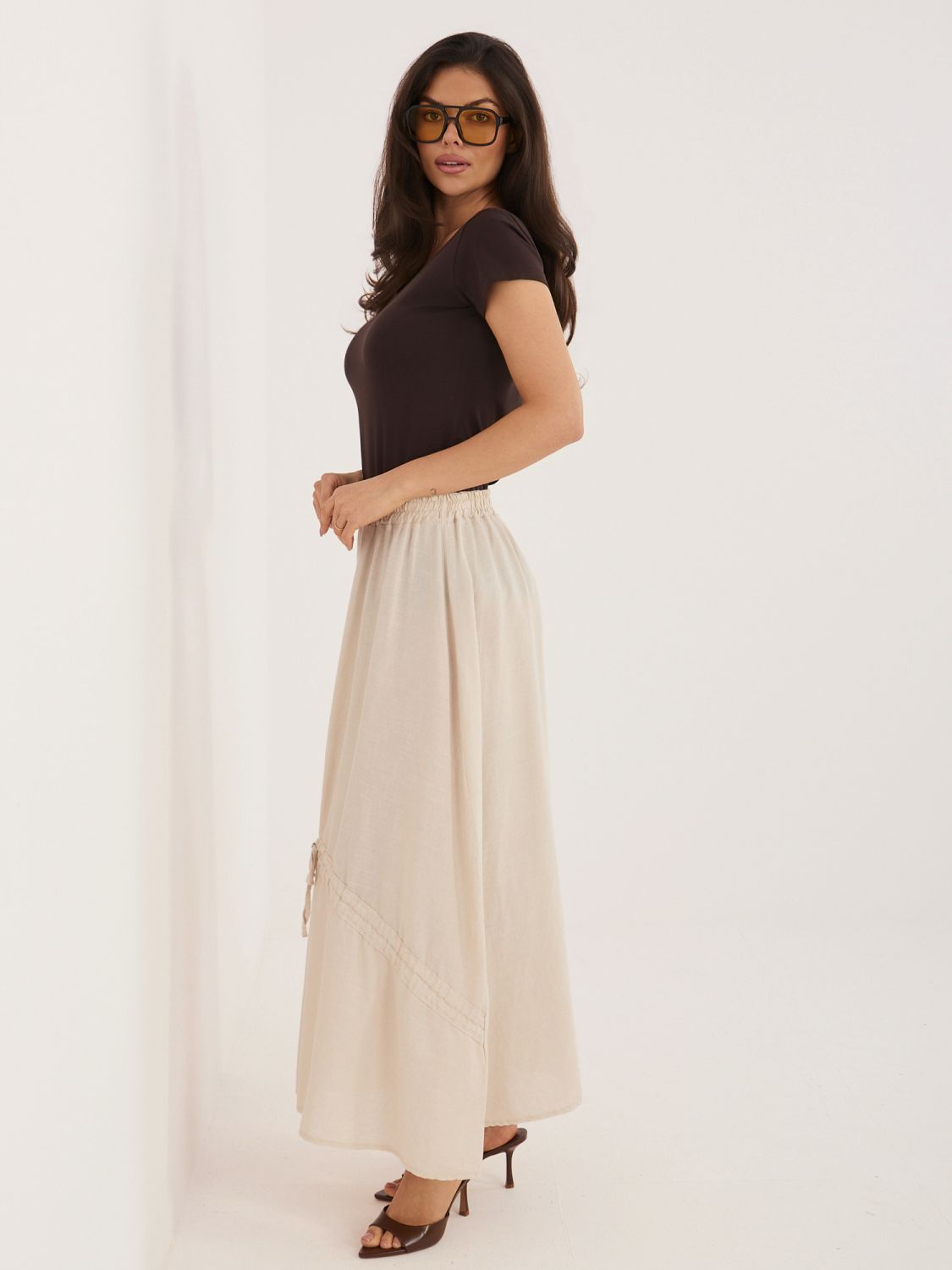 Beżowa spódnica midi z wiązaniem