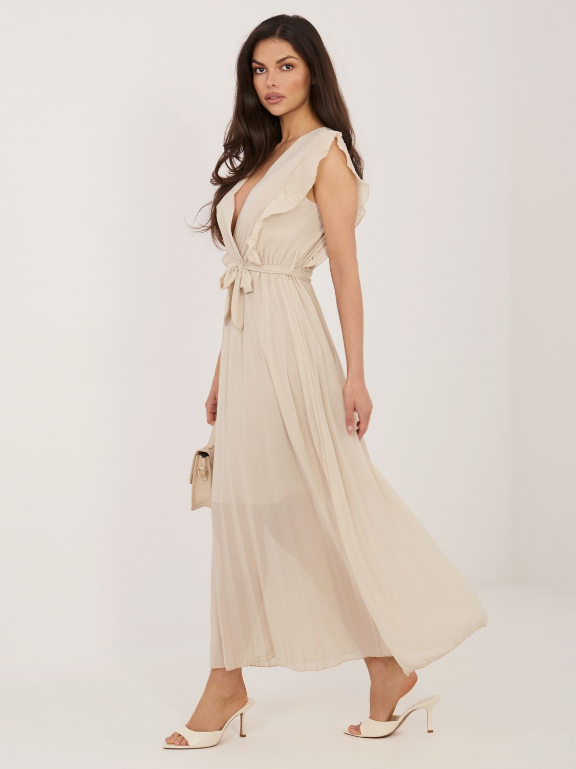 Beżowa rozkloszowana sukienka midi z paskiem