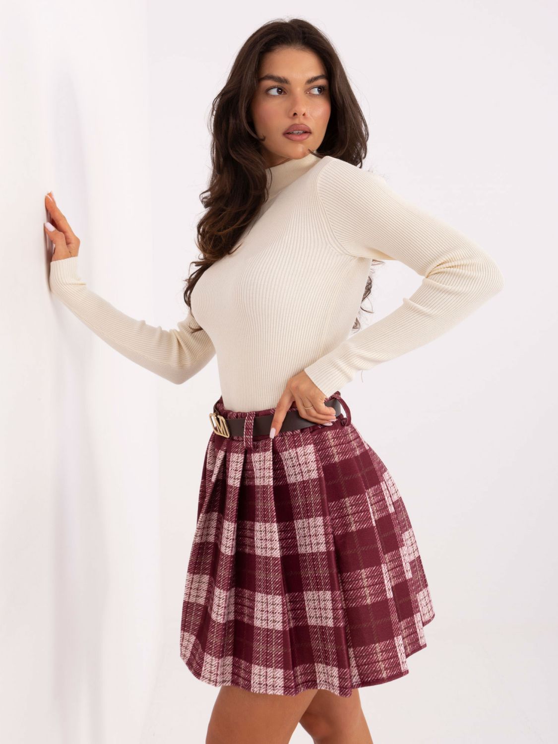 Bordowa mini spódnica w kratkę z paskiem