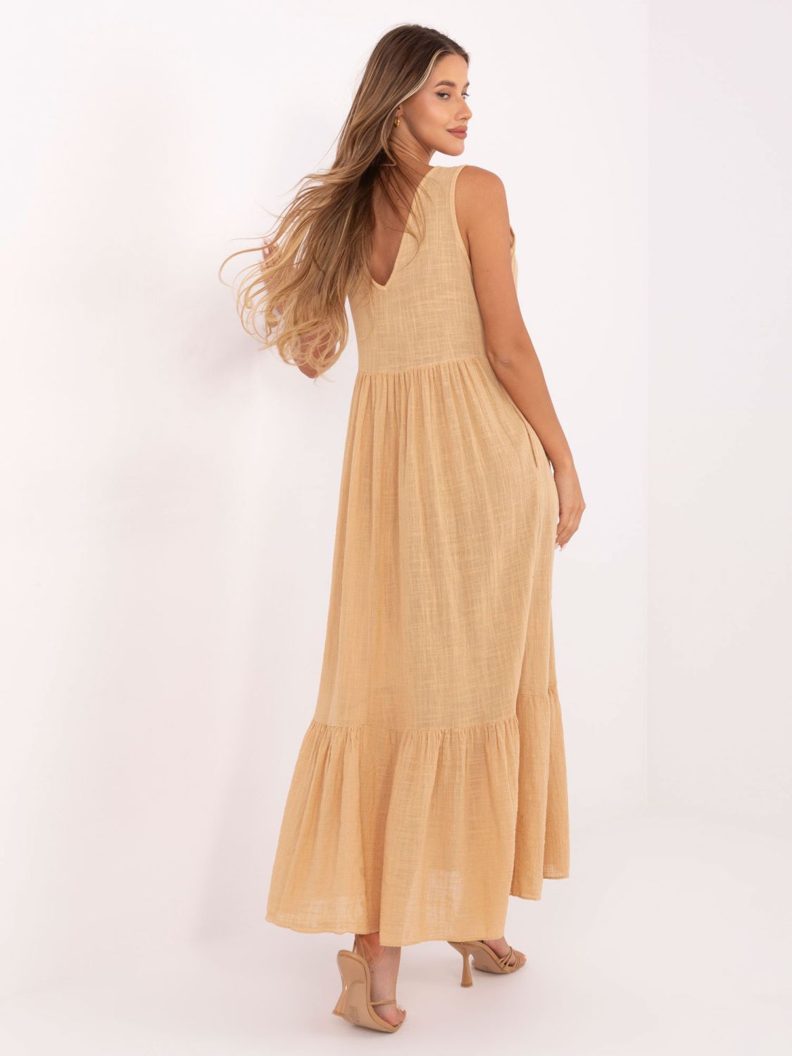 Maxi sukienka z V dekoltem w kolorze camel