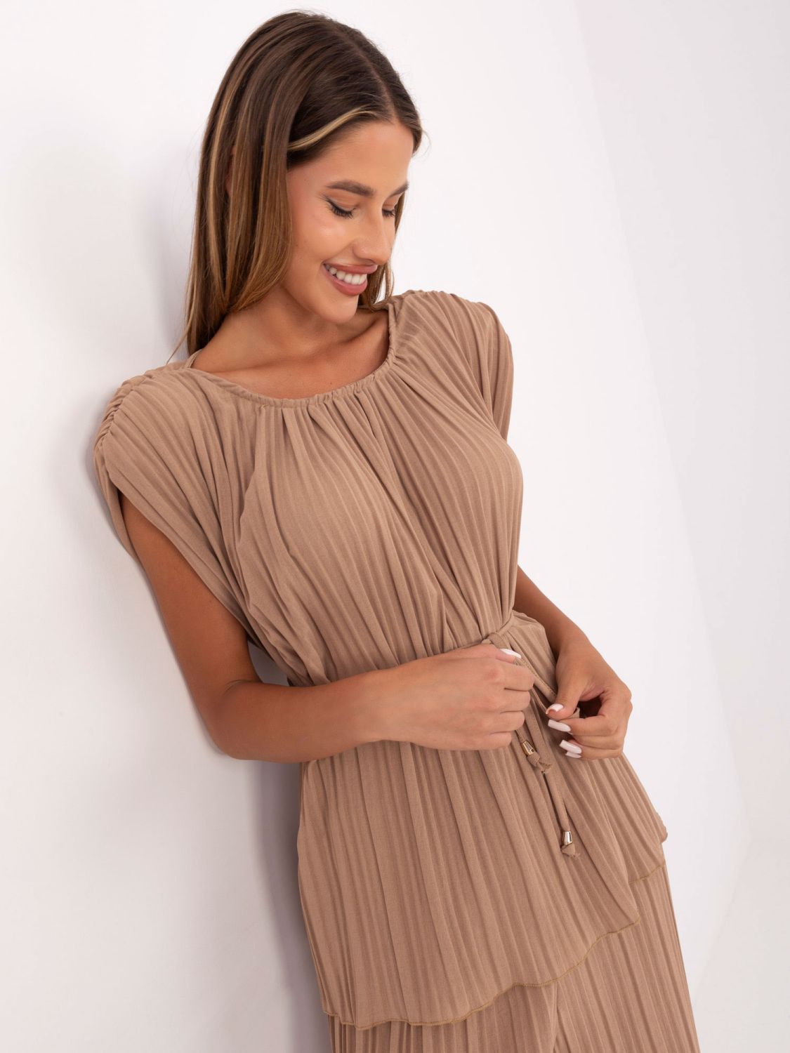 Elegancki komplet w kolorze camel