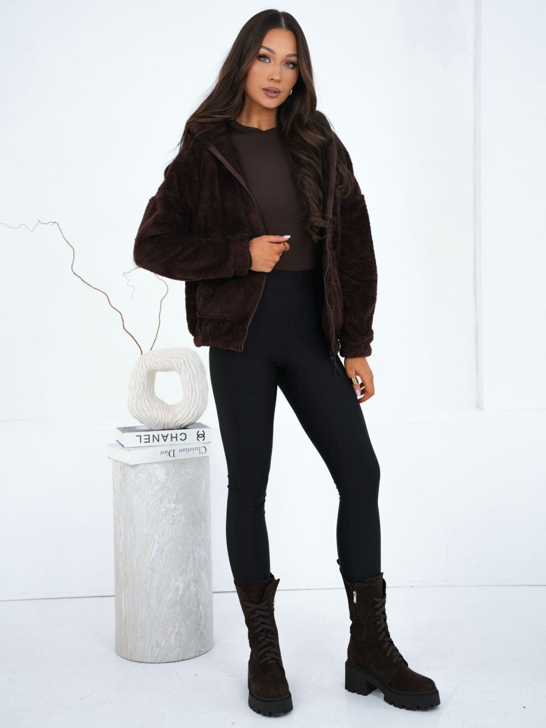 Damska brązowa bluza z kapturem i suwakiem