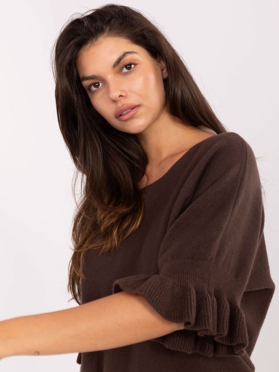 Elegancki brązowy sweter z 3/4 rękawami