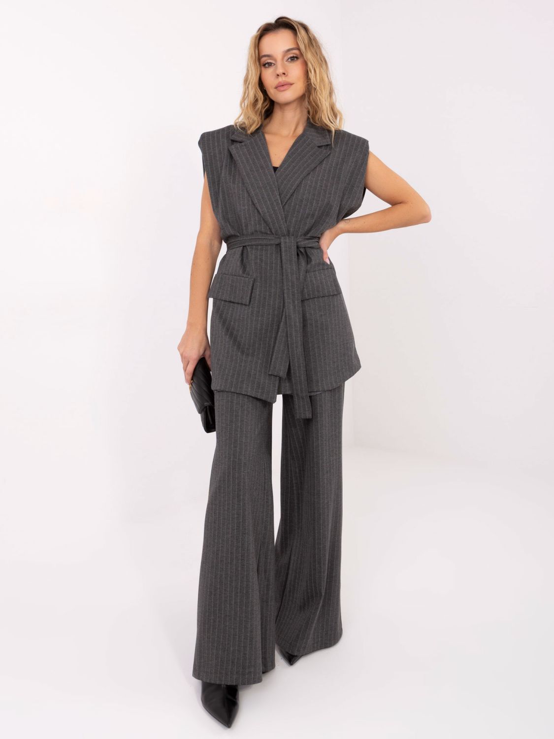 Elegancka szara kamizelka w paski z paskiem