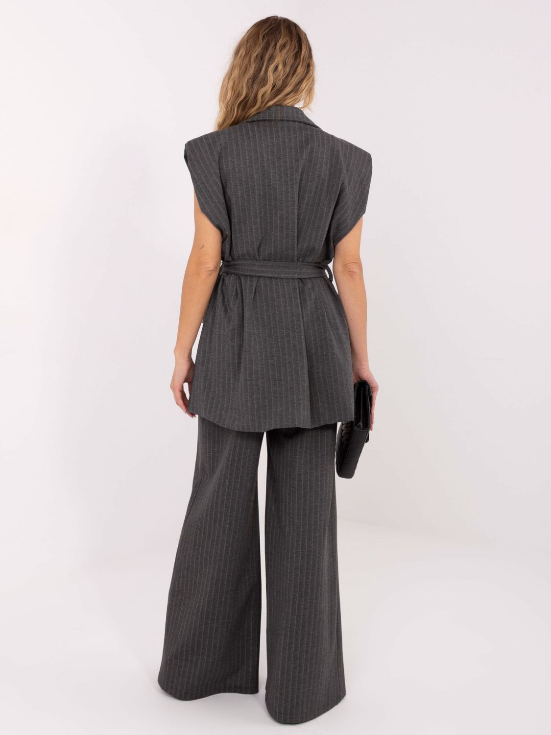 Elegancka szara kamizelka w paski z paskiem