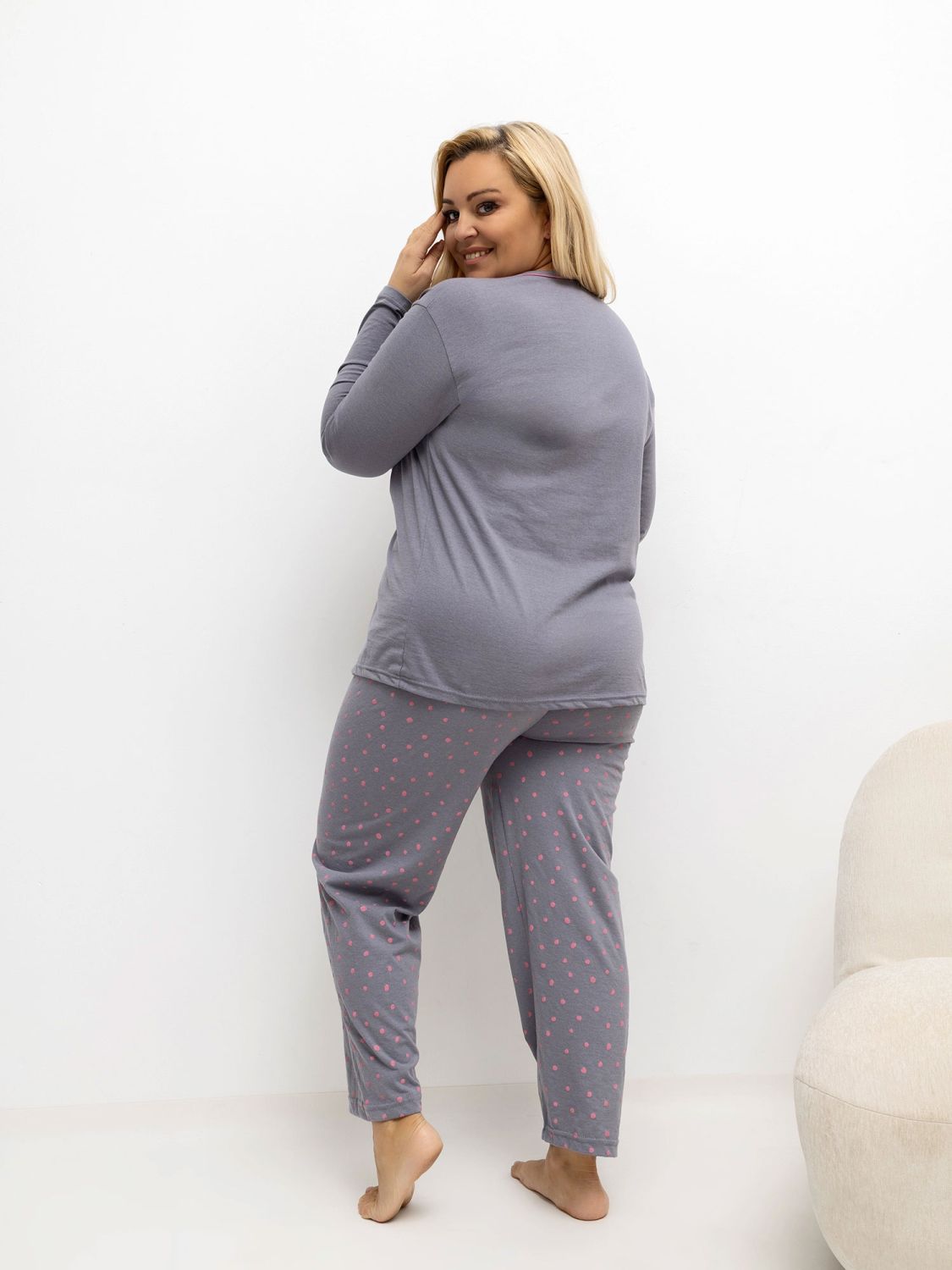 Damska bawełniana piżama w grochy z długim rękawem