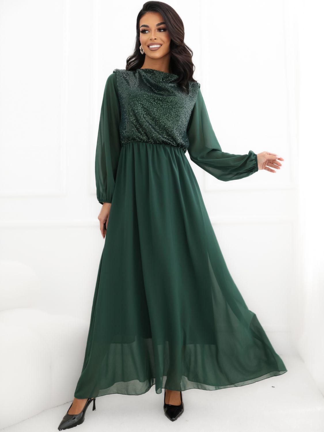 Elegancka ciemnozielona sukienka maxi z cekinami