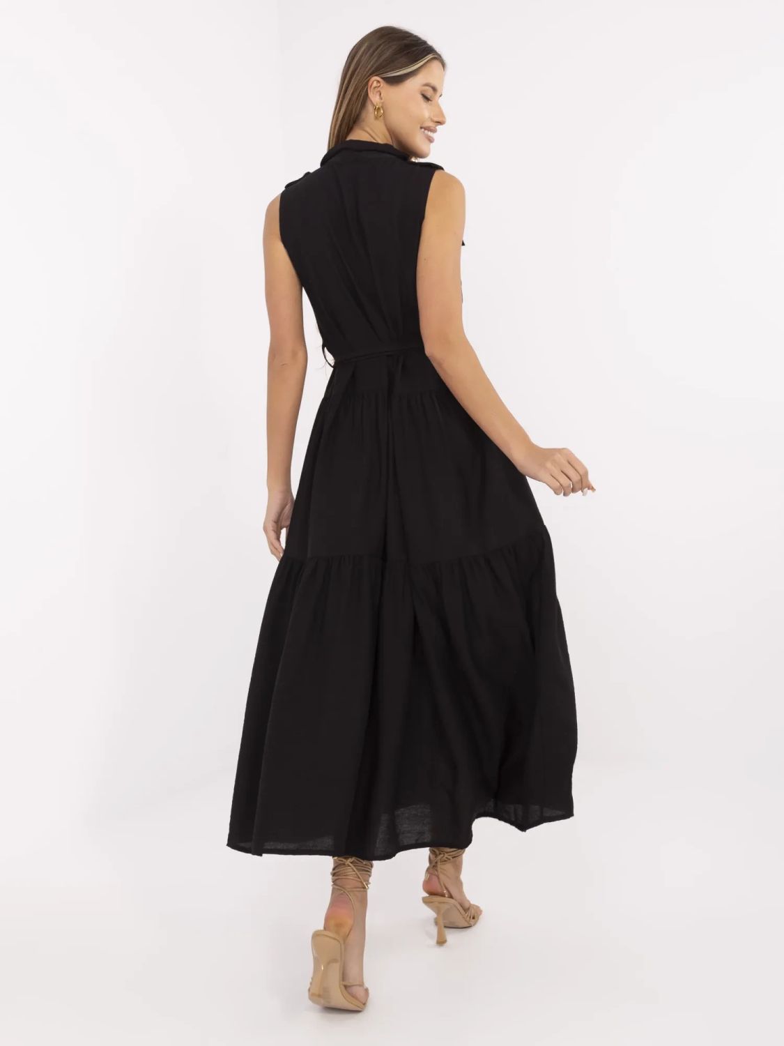 Elegancka maxi sukienka z falbanami