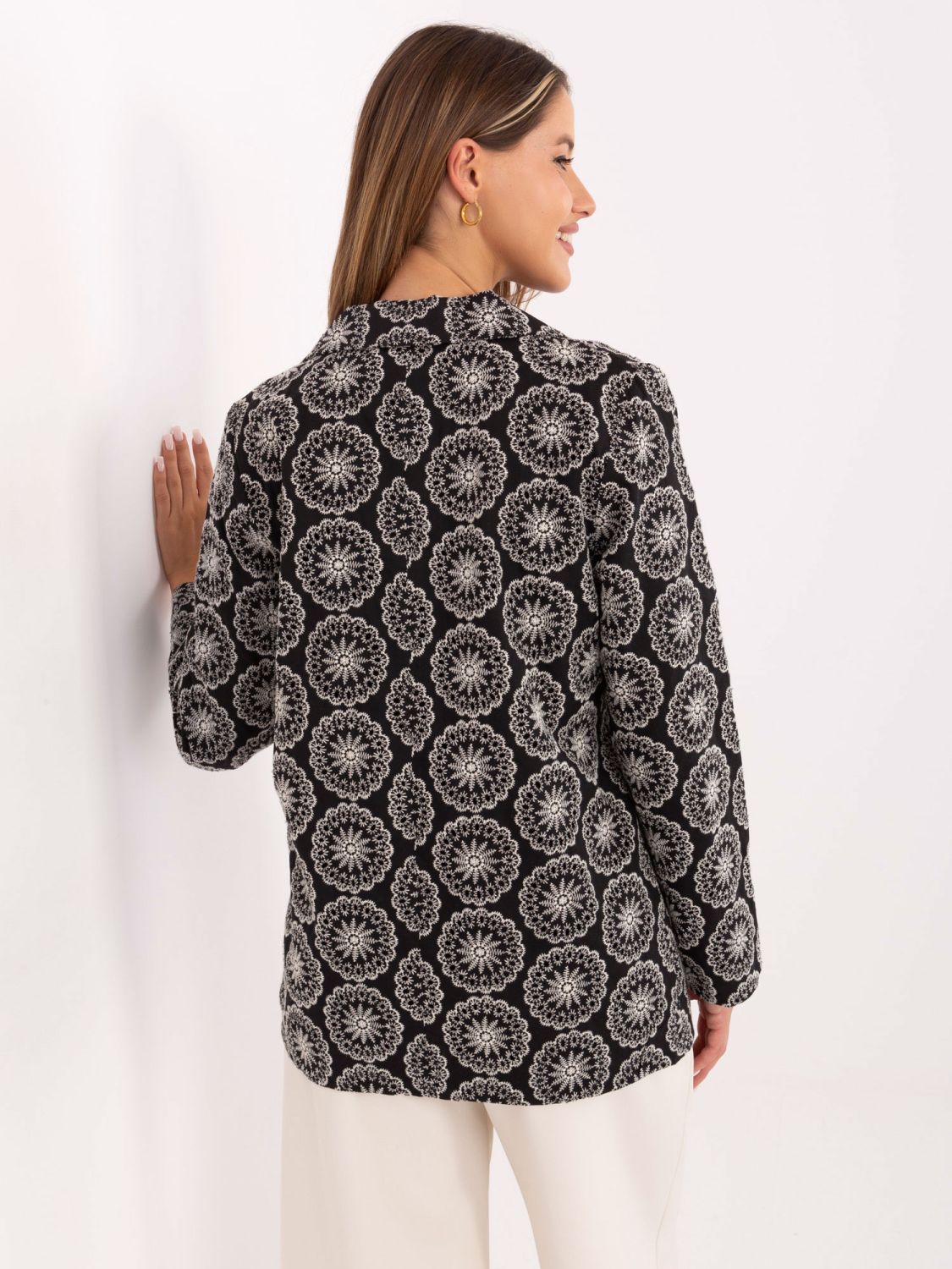Elegancka czarna marynarka