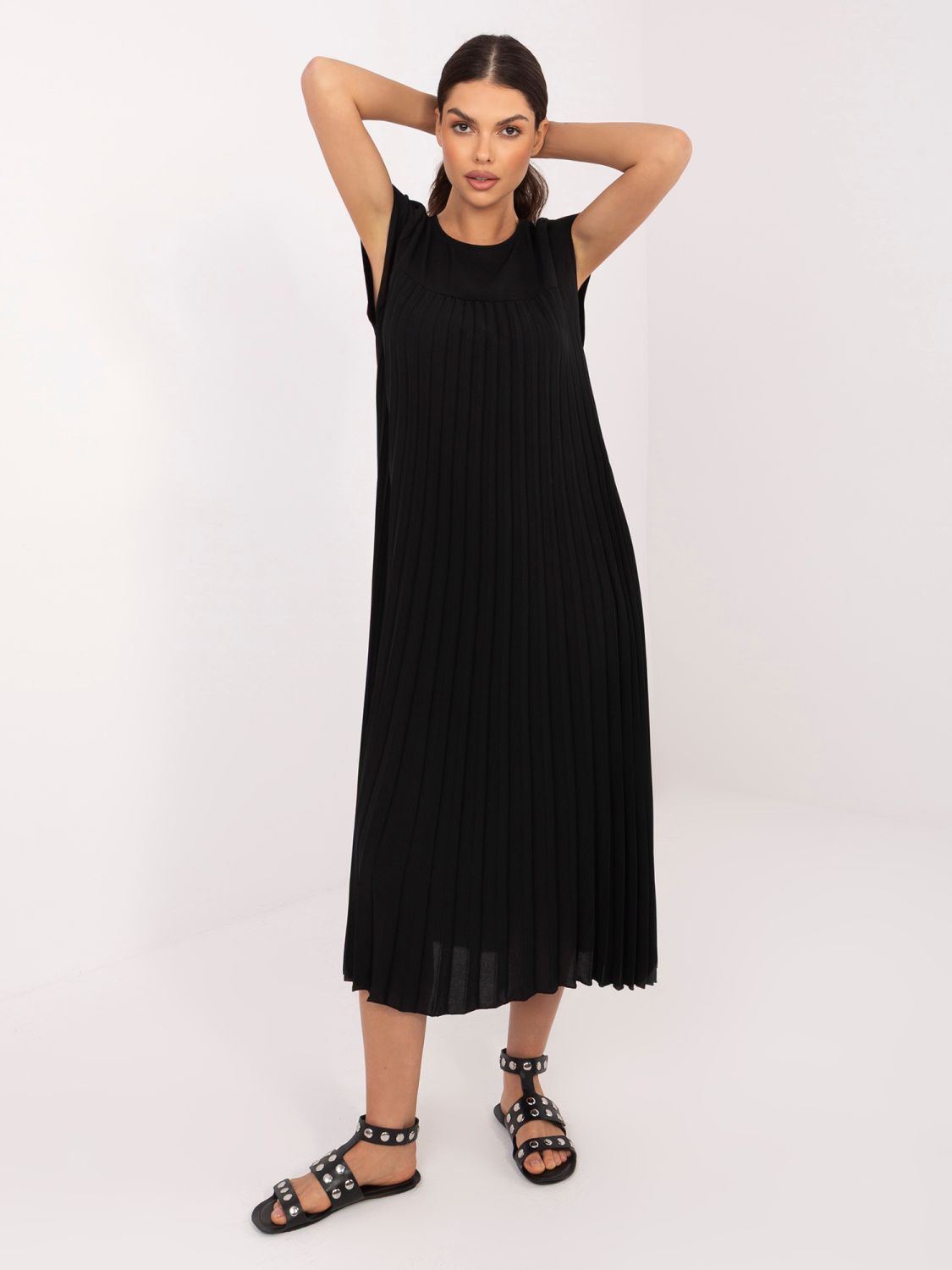 Czarna midi sukienka koktajlowa z kieszeniami