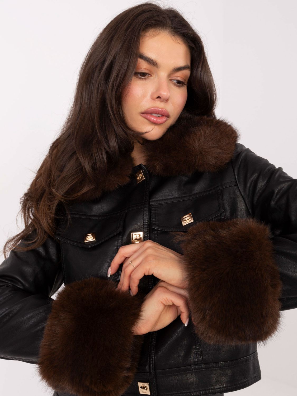 Krótka czarna kurtka z ekoskóry z podszewką