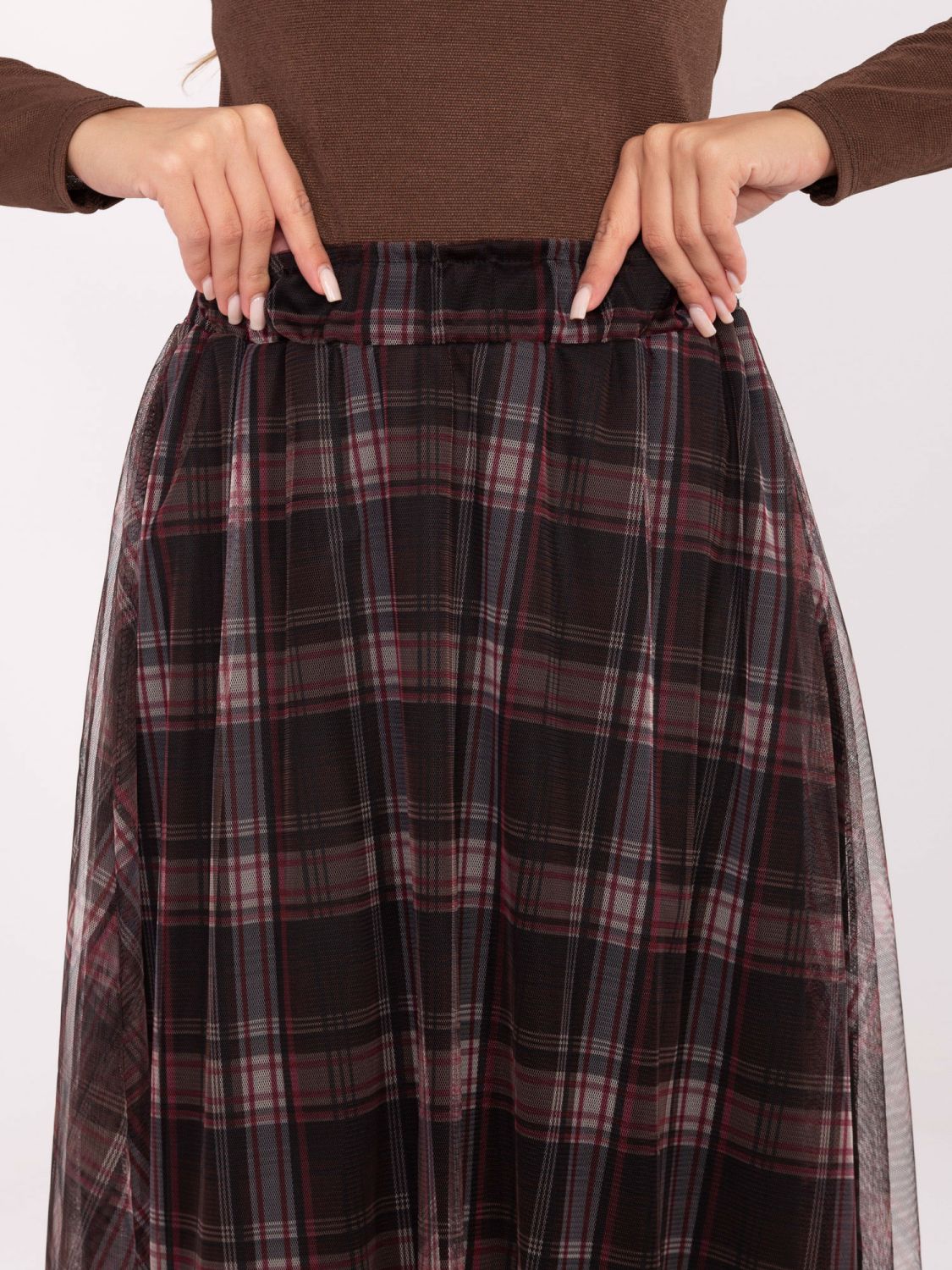Czarna elegancka spódnica tiulowa w kratkę, midi