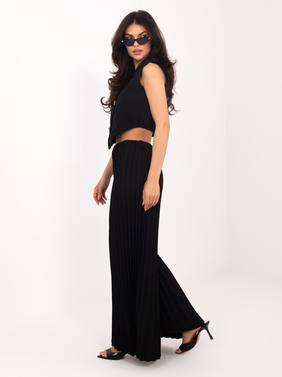 Elegancki czarny komplet z kamizelką i spodniami