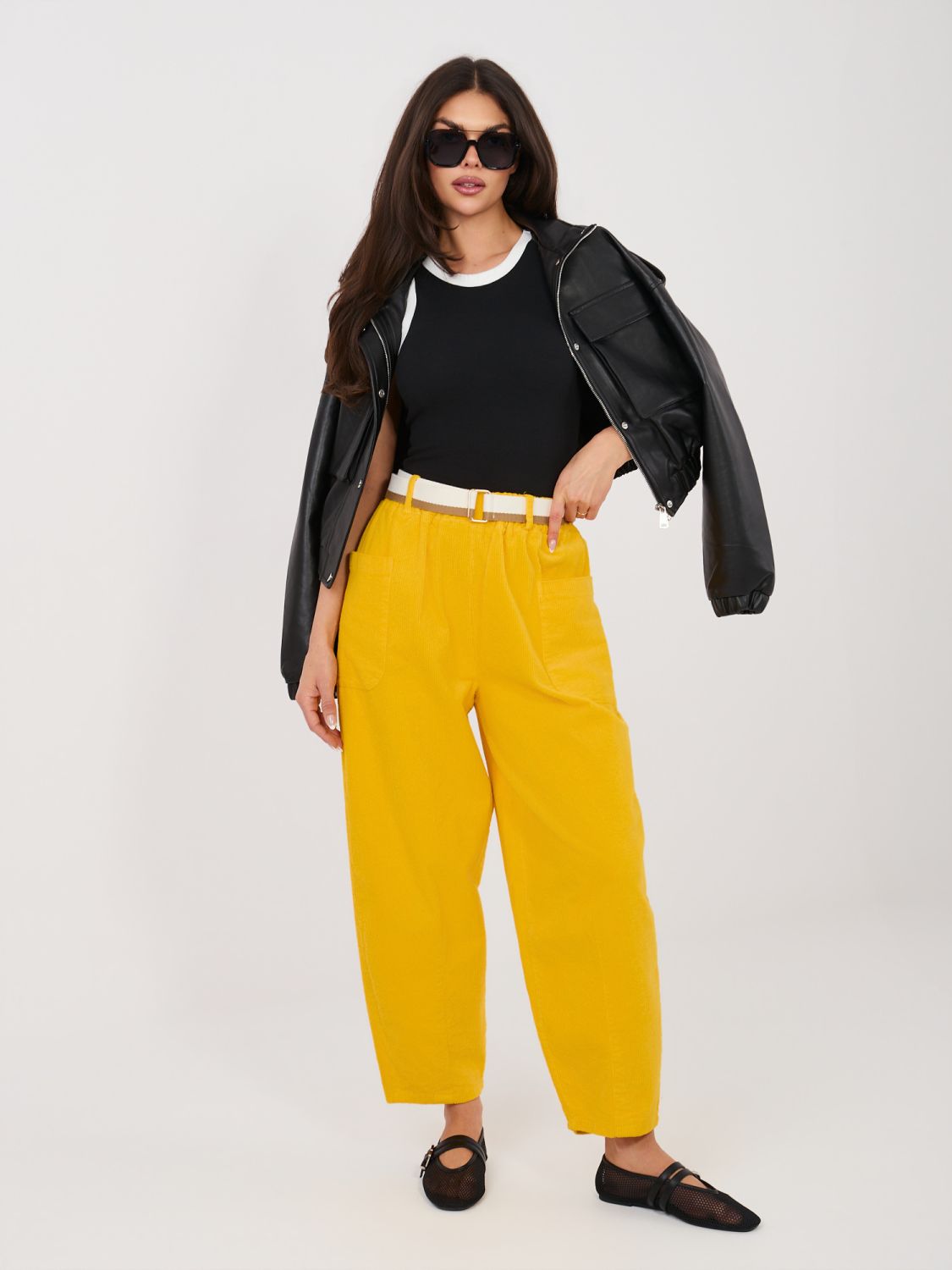 Czarny bawełniany top bez rękawów