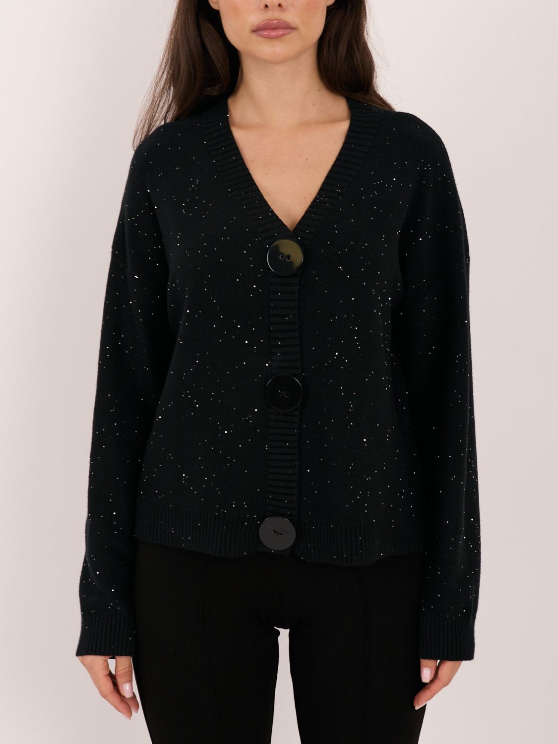 Elegancki czarny sweter z cekinami i guzikami