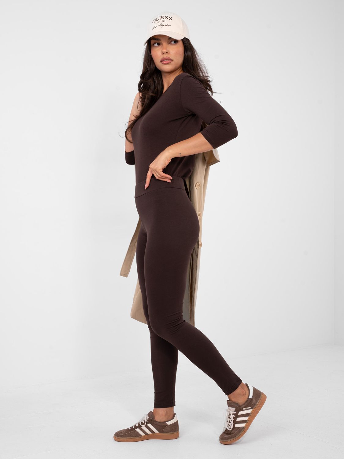 Ciemnobrązowe bawełniane legginsy z wąską nogawką