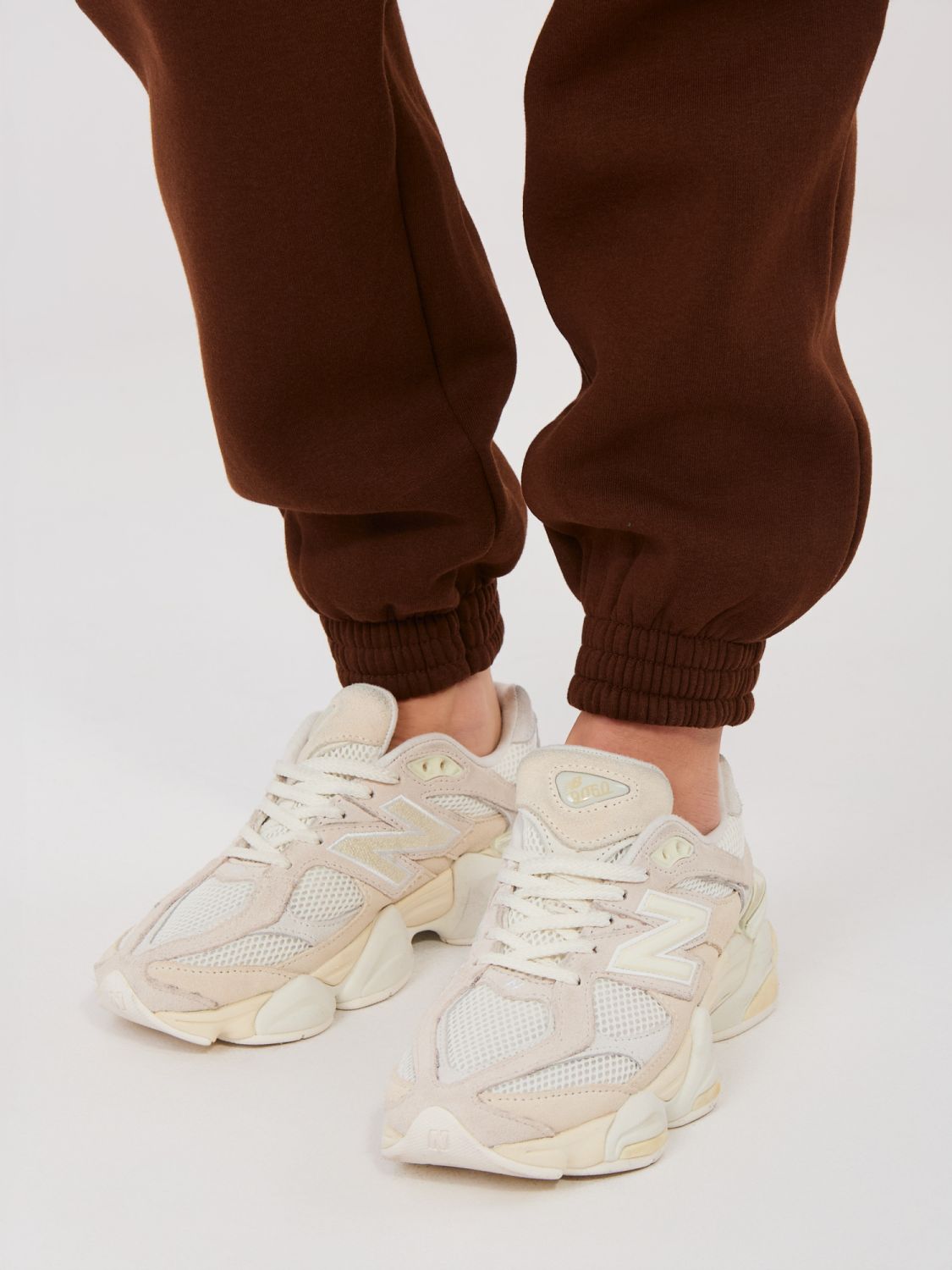 Damskie spodnie dresowe z wysokim stanem, brązowe