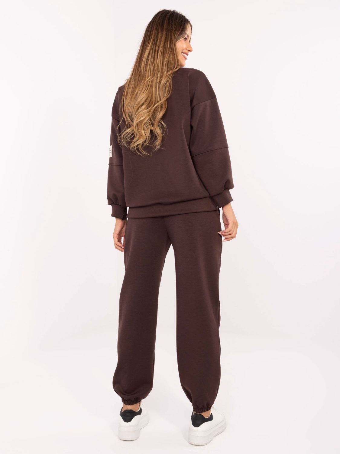 Damski komplet w ciemnym brązie – bluza i spodnie