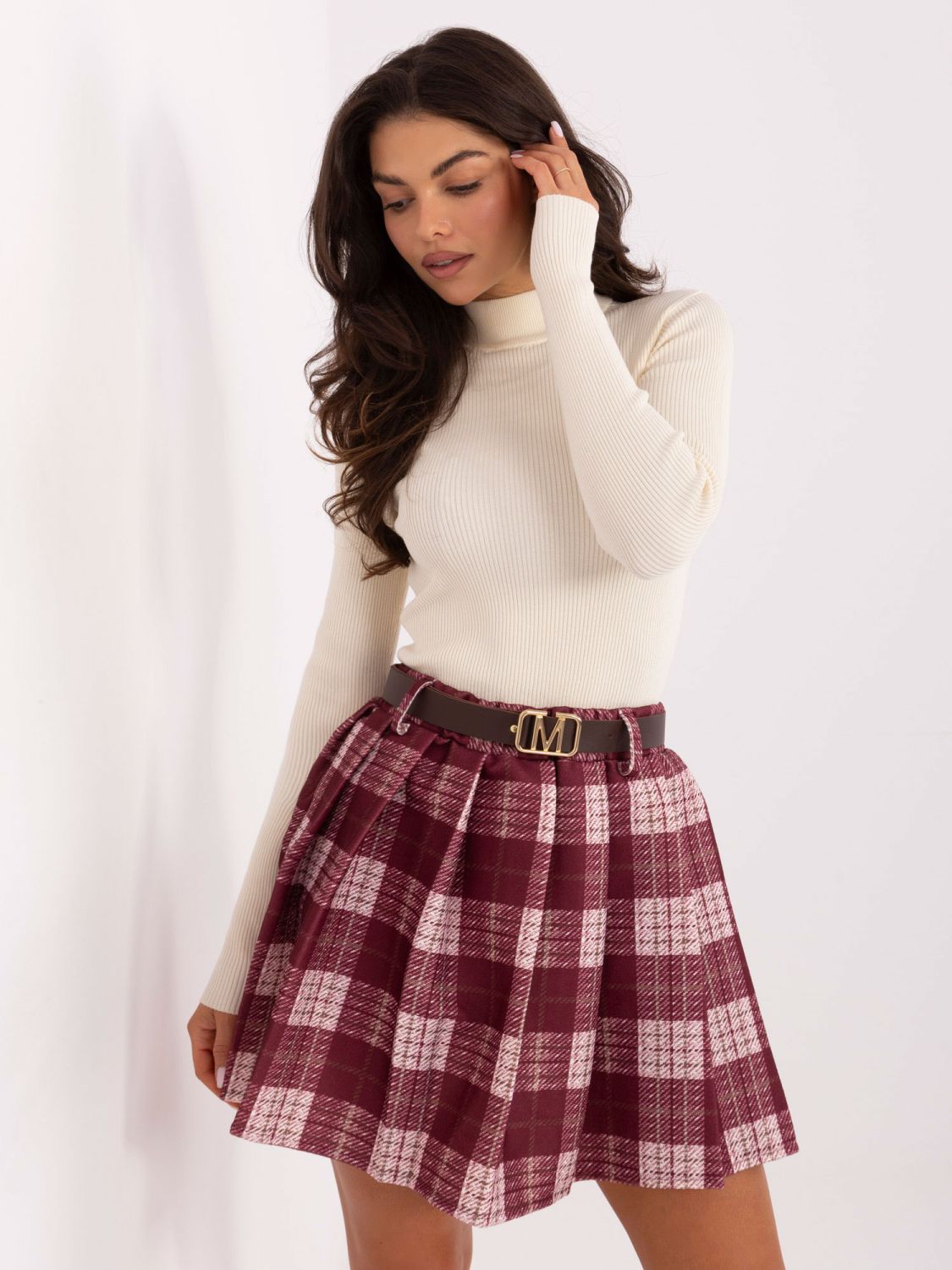 Ecru prążkowany golf