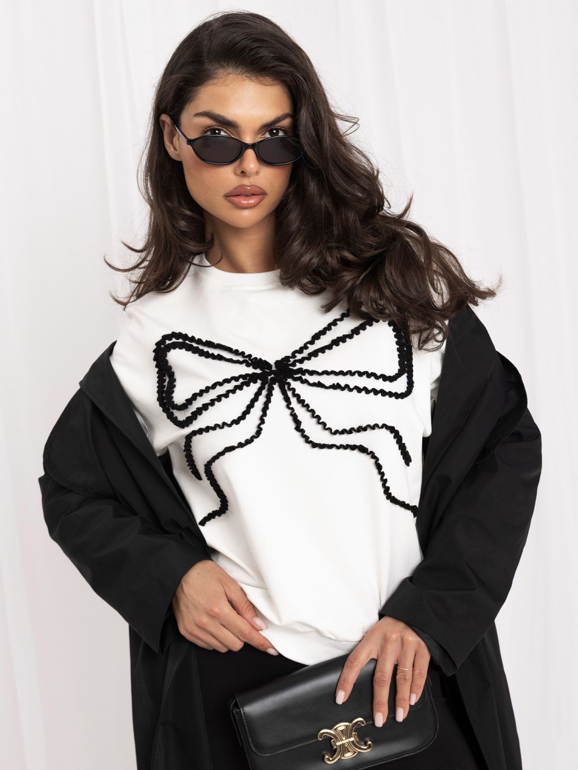 Elegancka bluza ecru z aplikacją