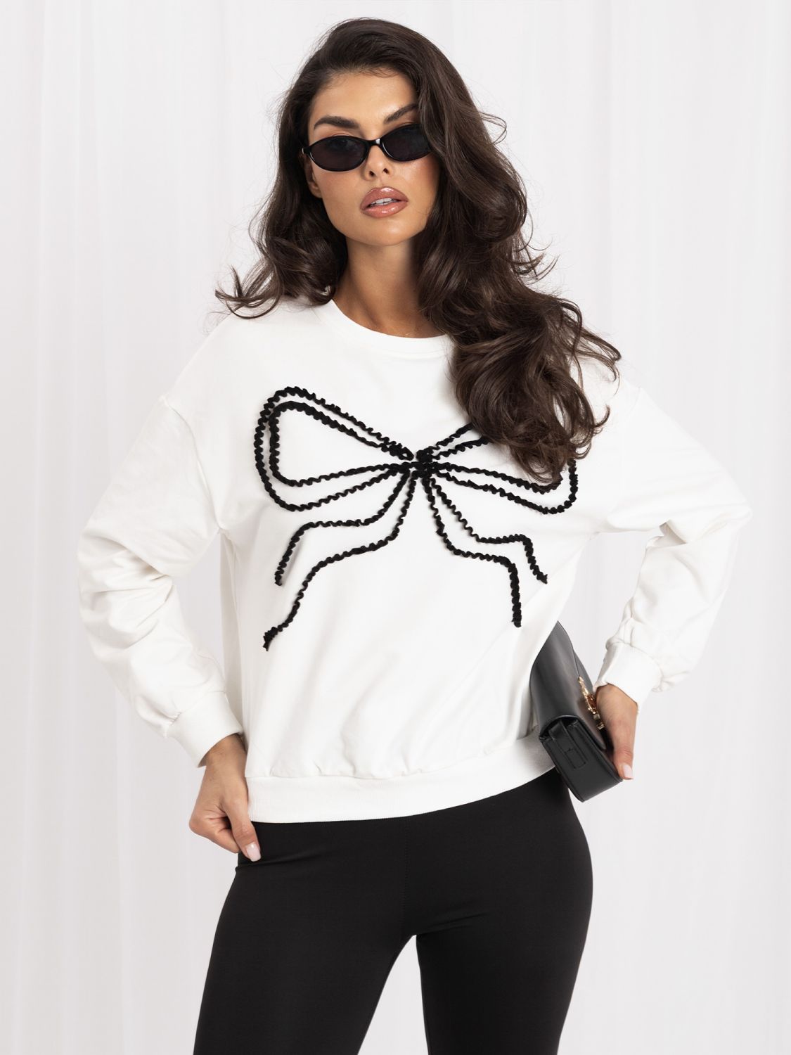 Elegancka bluza ecru z aplikacją