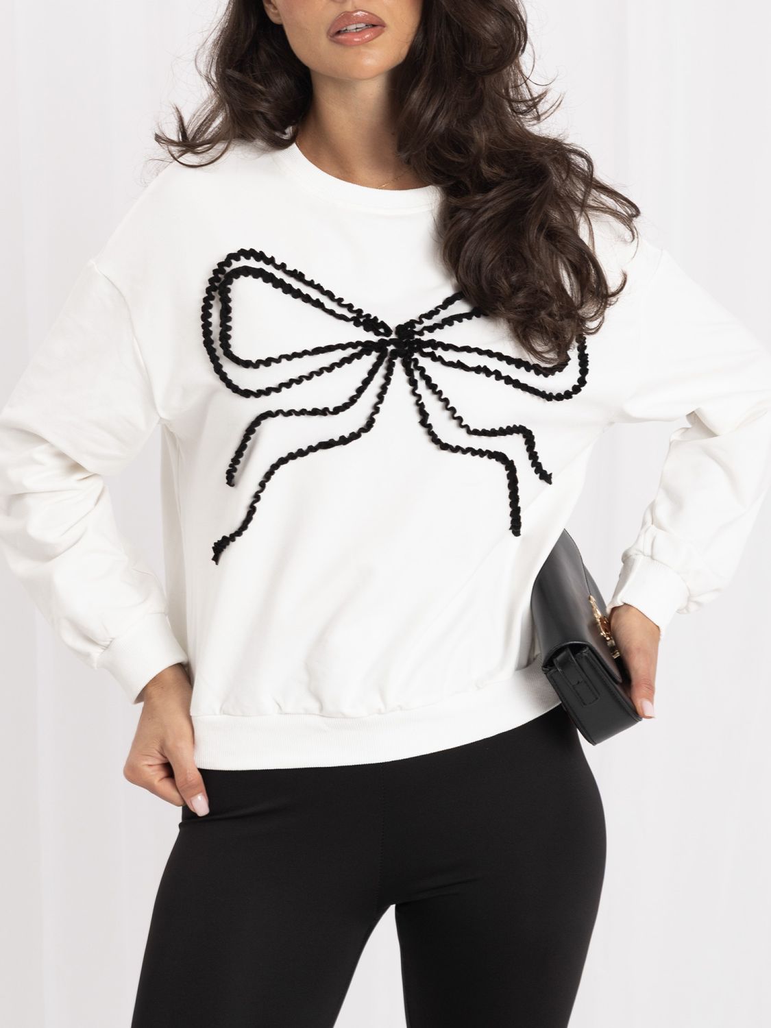 Elegancka bluza ecru z aplikacją