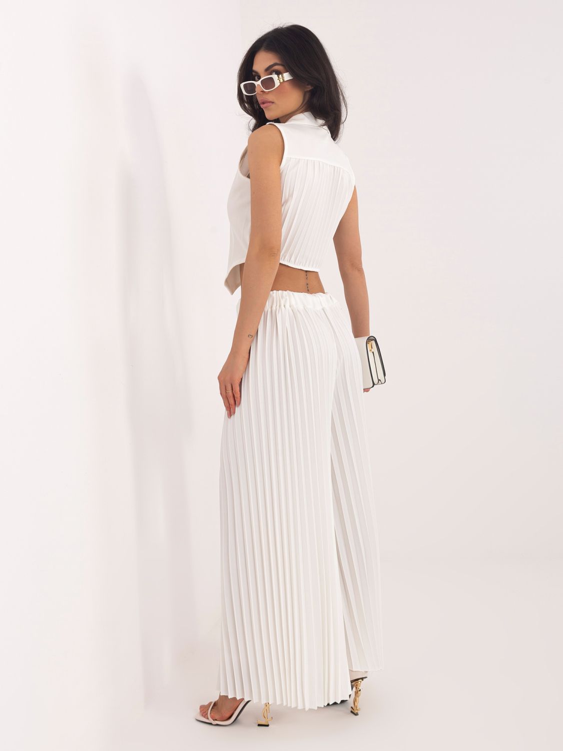 Elegancki komplet ecru – kamizelka i spodnie