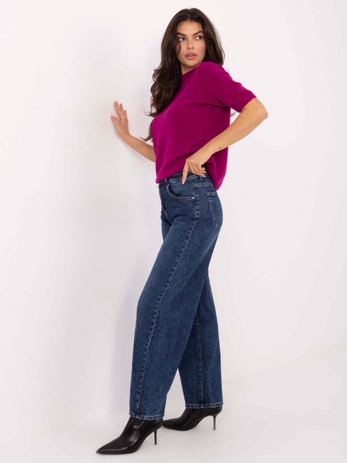 Fuksjowy sweter z krótkim rękawem