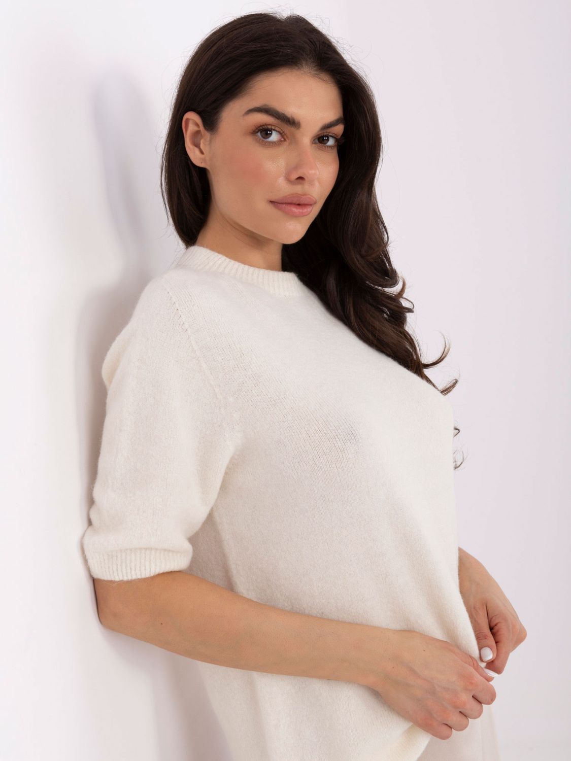 Beżowy sweter z baby alpaki z krótkim rękawem