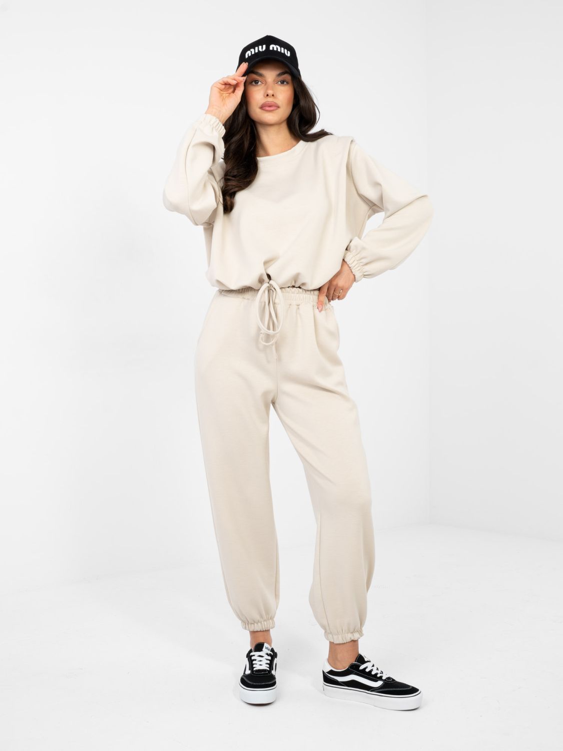 Damski beżowy komplet z długim rękawem i wiązaniem