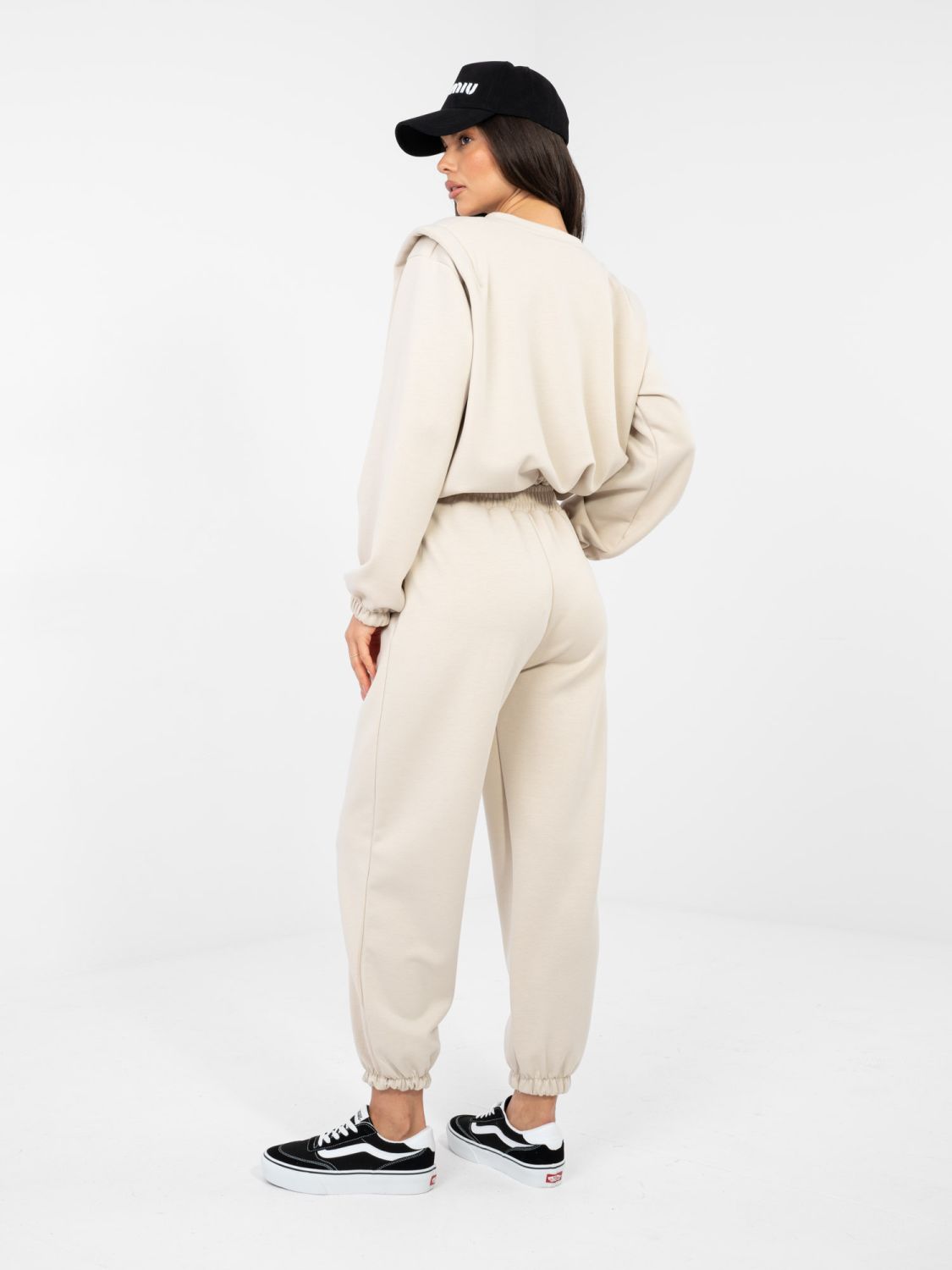 Damski beżowy komplet z długim rękawem i wiązaniem