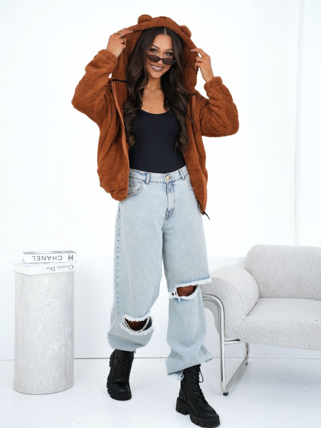 Beżowa bluza z kapturem na zamek