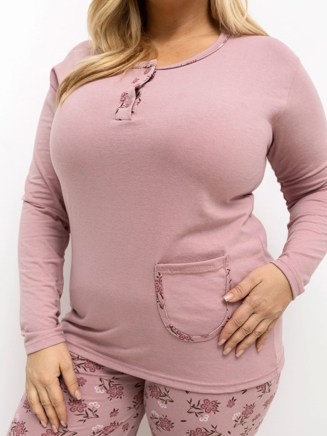 Damska piżama w kwiaty z długim rękawem, jasnoróżowa