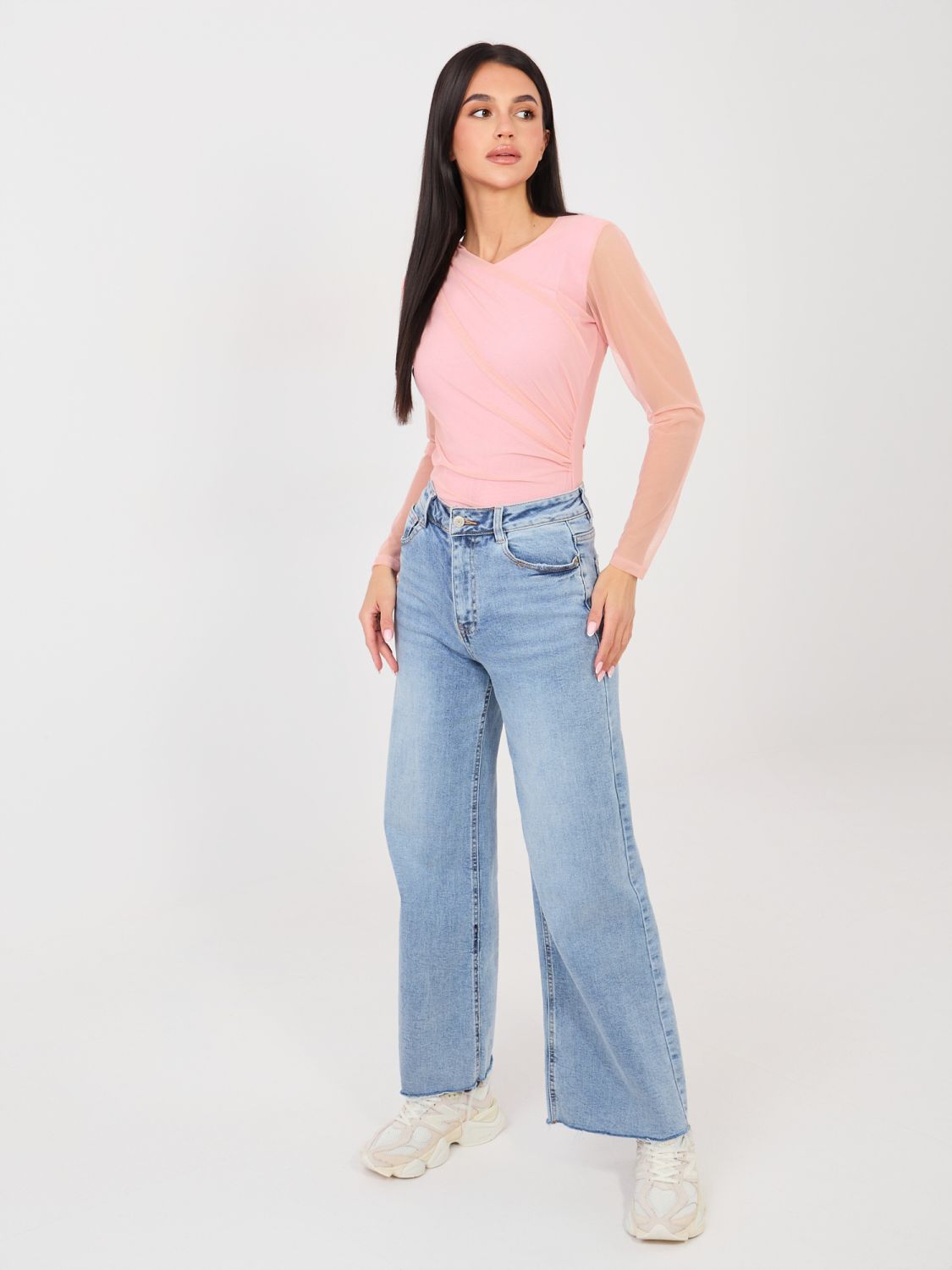 Eleganckie różowe body z długim rękawem i okrągłym dekoltem