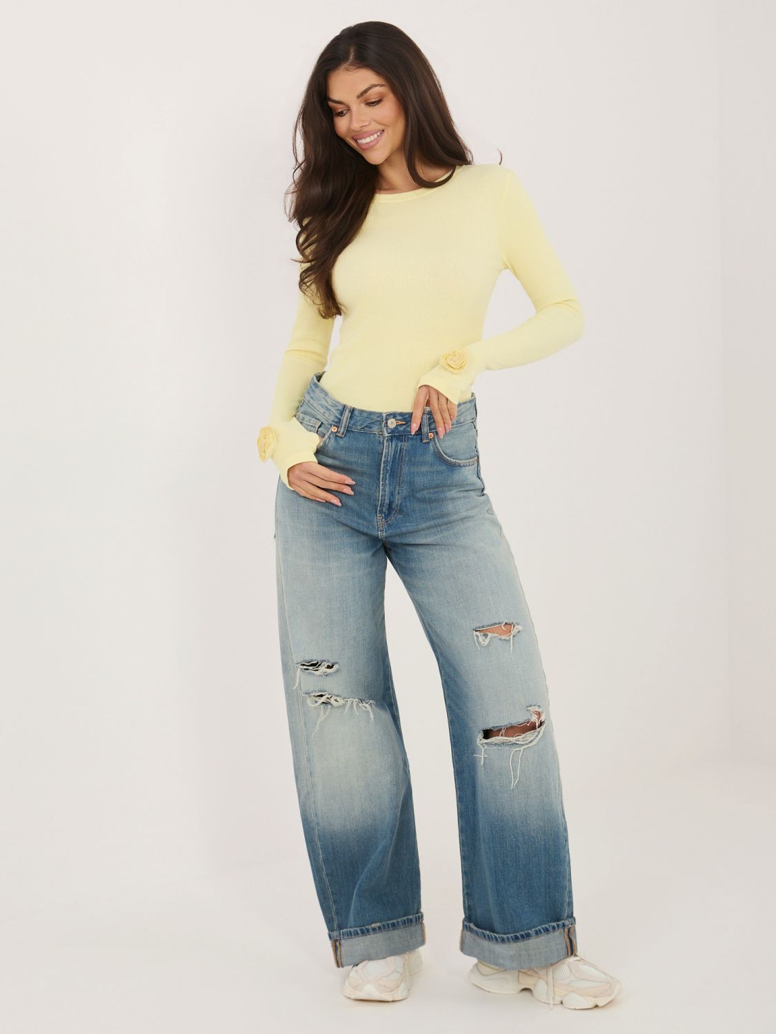 Żółta prążkowana bluzka z długim rękawem