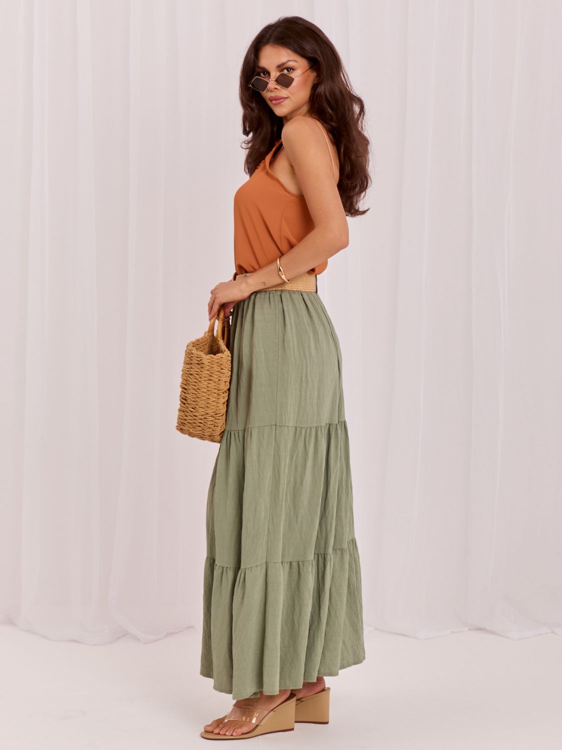 Maxi spódnica boho z falbaną i paskiem, khaki