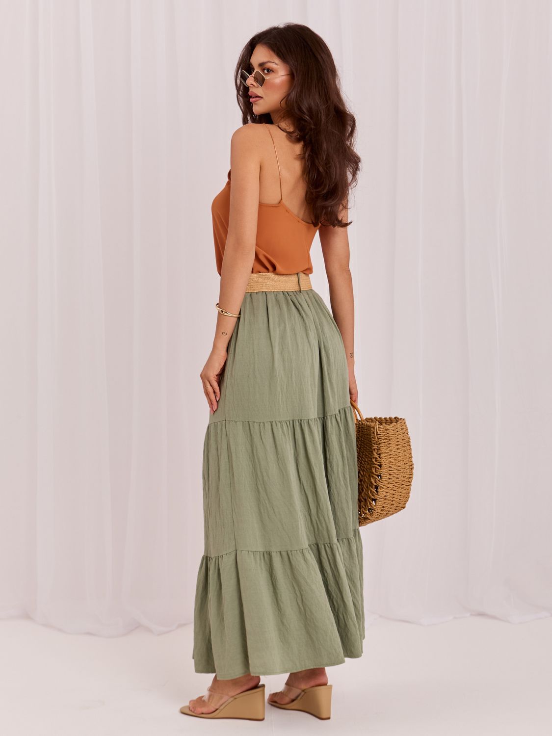 Maxi spódnica boho z falbaną i paskiem, khaki